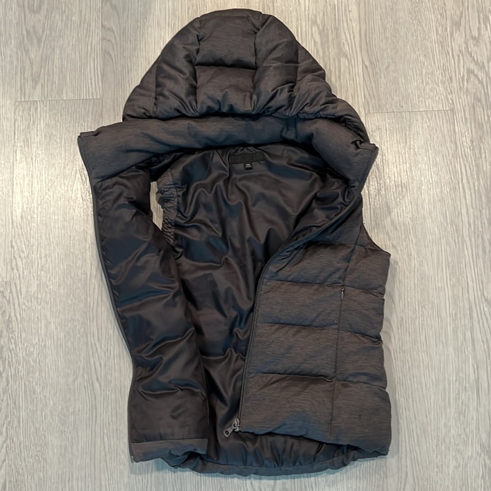 Uniqlo Dark Grey Puffer Vest View 3